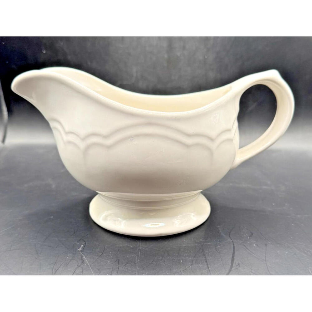 Pfaltzgraff Gravy Boat, Gazebo White Collection, Ceramic, Classic, Elegant,